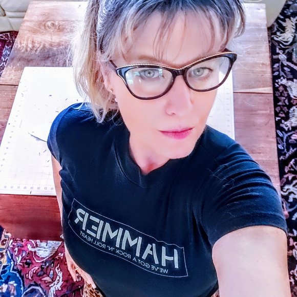 Meet your Posher, Lisa - Picture 2 of 2